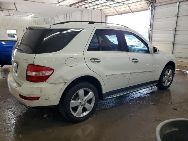 4JGBB8GB0BA702451 - 2011 MERCEDES-BENZ ML 350 4MATIC WHITE photo 3