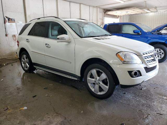 4JGBB8GB0BA702451 - 2011 MERCEDES-BENZ ML 350 4MATIC WHITE photo 4