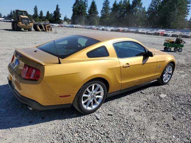 1ZVBP8AN6A5119735 - 2010 FORD MUSTANG YELLOW photo 3