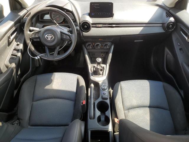 3MYDLBYV7KY516158 - 2019 TOYOTA YARIS L Красный фото 8