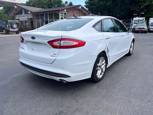 3FA6P0HRXDR128301 - 2013 FORD FUSION SE WHITE photo 4