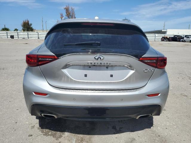 SJKCH5CP6HA022776 - 2017 INFINITI QX30 BASE SILVER photo 6