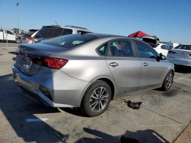 3KPF24AD4PE558769 - 2023 KIA FORTE LX GRAY photo 3