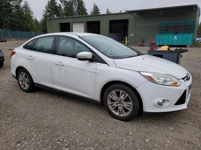 1FAHP3H2XCL363548 - 2012 FORD FOCUS SEL WHITE photo 4