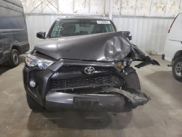 JTEBU5JR5G5350840 - 2016 TOYOTA 4RUNNER SR5/SR5 PREMIUM 灰色 照片 5