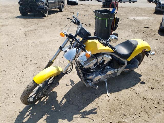 JH2SC6165PK700074 - 2023 HONDA VT1300 CXA YELLOW photo 2