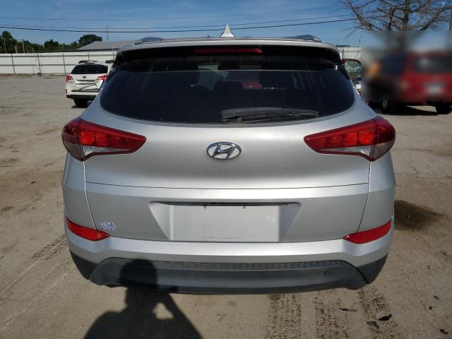 KM8J33A4XJU654573 - 2018 HYUNDAI TUCSON SEL SILVER photo 6