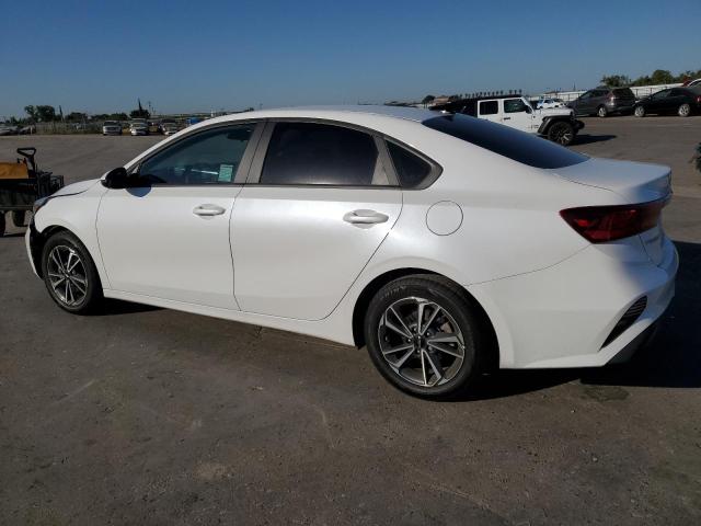 3KPF24AD5PE649727 - 2023 KIA FORTE LX WHITE photo 2