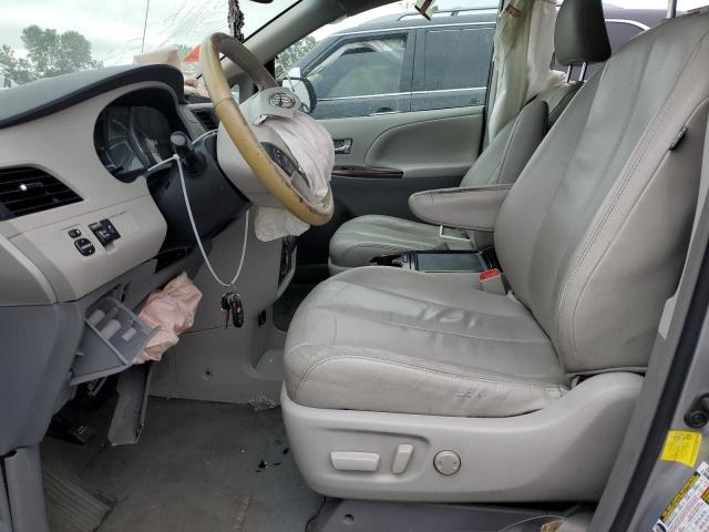 5TDYK3DC5CS263508 - 2012 TOYOTA SIENNA XLE SILVER photo 7