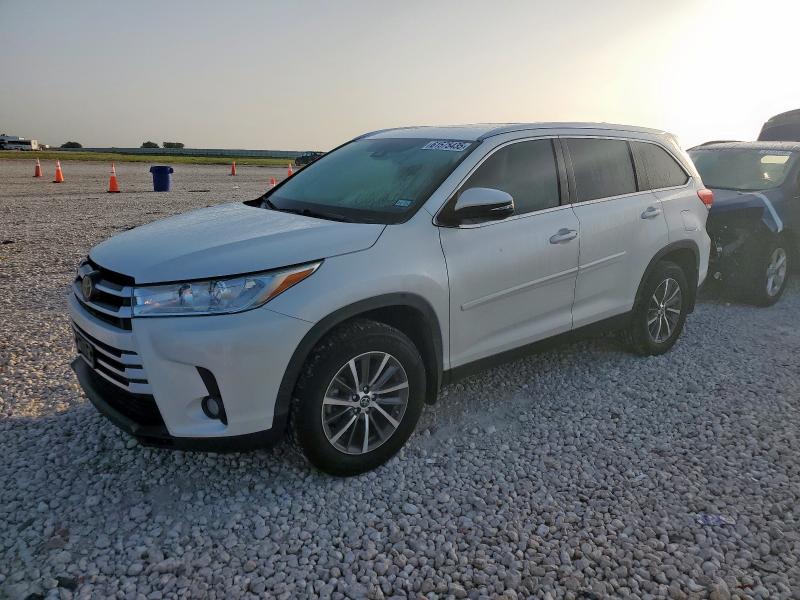 2019 TOYOTA HIGHLANDER SE, null