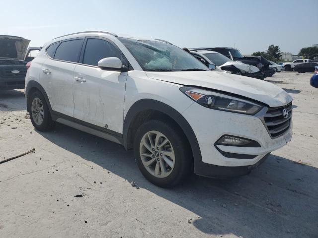 KM8J33A43JU616862 - 2018 HYUNDAI TUCSON SEL WHITE photo 4