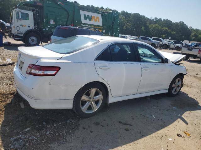 4T1BK3EK2BU613257 - 2011 TOYOTA CAMRY SE WHITE photo 3
