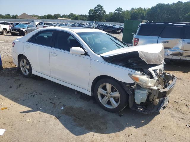 4T1BK3EK2BU613257 - 2011 TOYOTA CAMRY SE WHITE photo 4