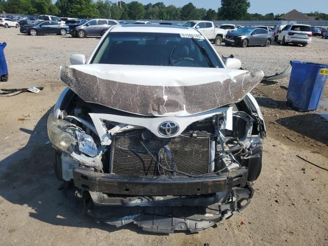4T1BK3EK2BU613257 - 2011 TOYOTA CAMRY SE WHITE photo 5