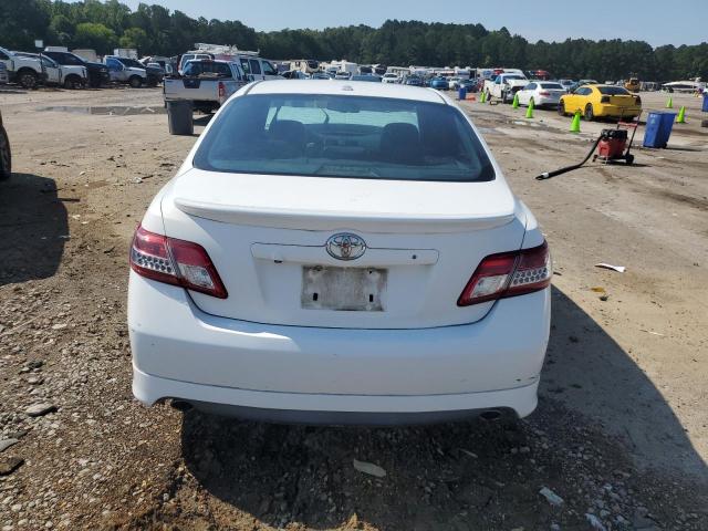 4T1BK3EK2BU613257 - 2011 TOYOTA CAMRY SE WHITE photo 6