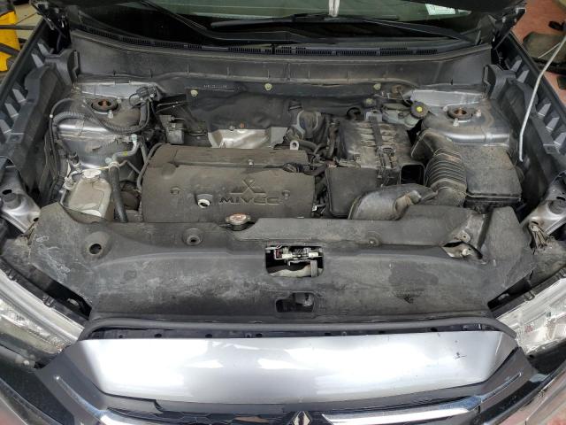 JA4AR3AW5JZ010075 - 2018 MITSUBISHI OUTLANDER ES GRAY photo 12