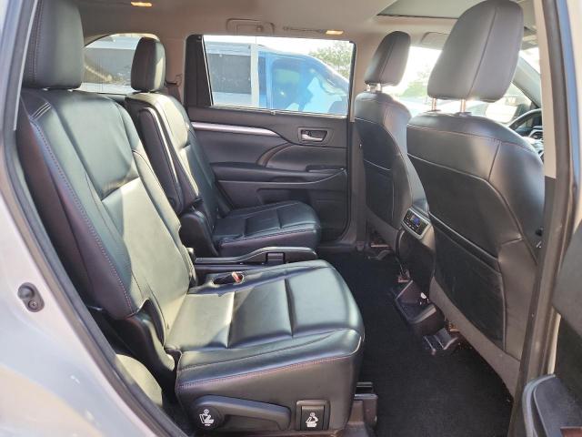 5TDJKRFH0FS109029 - 2015 TOYOTA HIGHLANDER XLE WHITE photo 11