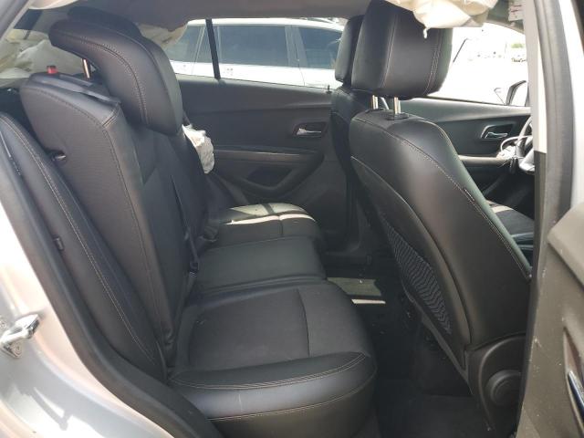 KL7CJPSB2KB756760 - 2019 CHEVROLET TRAX 1LT SILVER photo 11