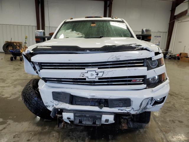 1GC1KTEG9KF131207 - 2019 CHEVROLET silverado K2500 HEAVY DUTY LTZ WHITE photo 5