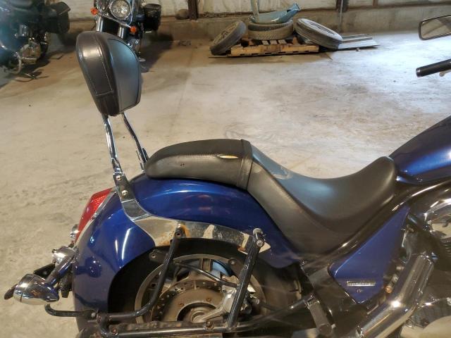 JH2SC6671AK000545 - 2010 HONDA VT1300 CT PURPLE photo 6