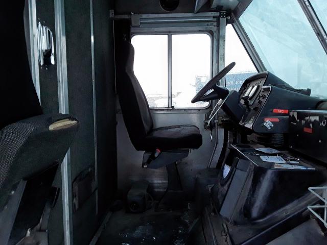 4UZAANBWX5CV19056 - 2005 FREIGHTLINER CHASSIS M LINE WALK-IN VAN  photo 5