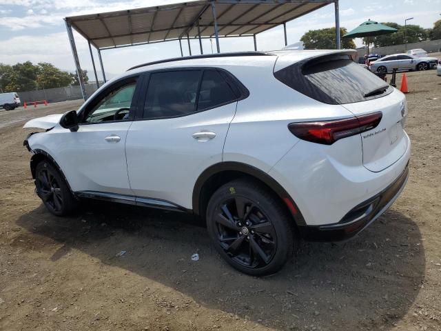 LRBFZNR42PD061502 - 2023 BUICK ENVISION ESSENCE أبيض صورة 2