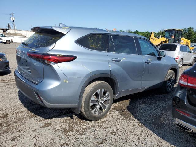 5TDGZRBH2NS212768 - 2022 TOYOTA HIGHLANDER XLE TEAL photo 3