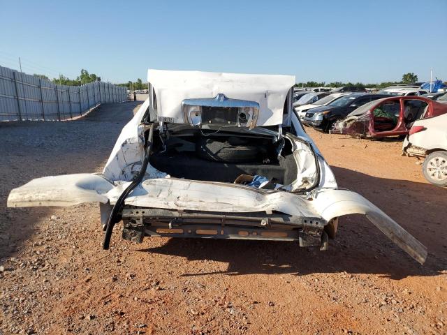 1LNFM81W4WY610554 - 1998 LINCOLN TOWN CAR EXECUTIVE WHITE photo 6