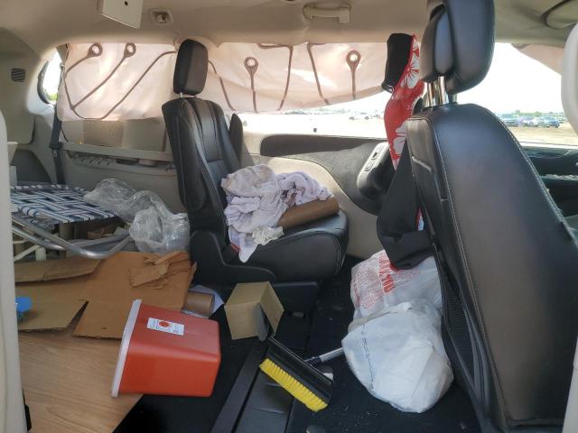 2C4RC1CG6FR579071 - 2015 CHRYSLER TOWN & COU TOURING L SILVER photo 11