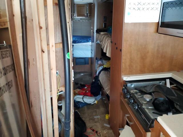 4UZAAJDT2DCFG7823 - 2013 FREIGHTLINER CHASSIS XC ნაცრისფერი ფოტო 6