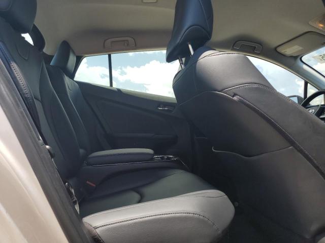 JTDKARFP3J3081171 - 2018 TOYOTA PRIUS PRIM 银色 照片 11