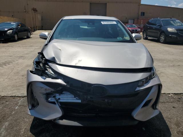 JTDKARFP3J3081171 - 2018 TOYOTA PRIUS PRIM 银色 照片 5