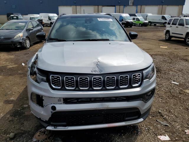 3C4NJDCN9RT148147 - 2024 JEEP COMPASS LIMITED SILVER photo 5