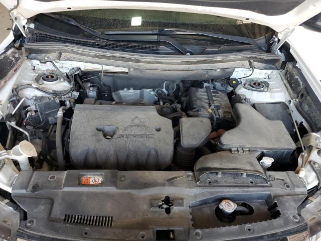 JA4AZ3A33JZ065128 - 2018 MITSUBISHI OUTLANDER SE 白色 照片 11