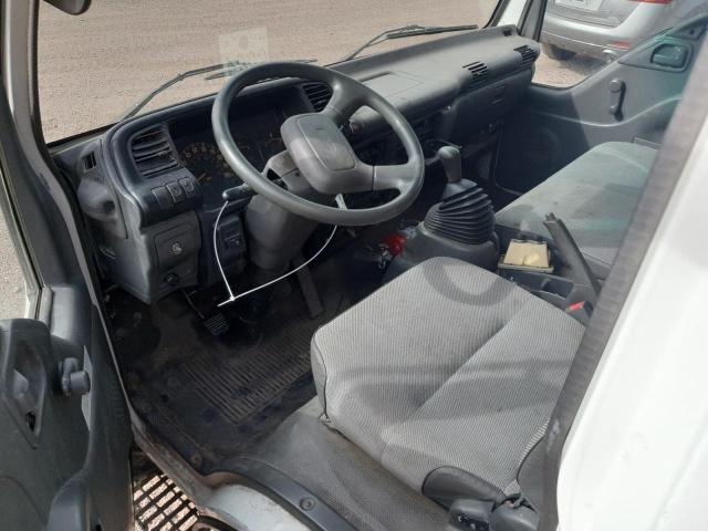 J8BC4B15417005922 - 2001 CHEVROLET TILT MASTER W4S042 WHITE photo 8