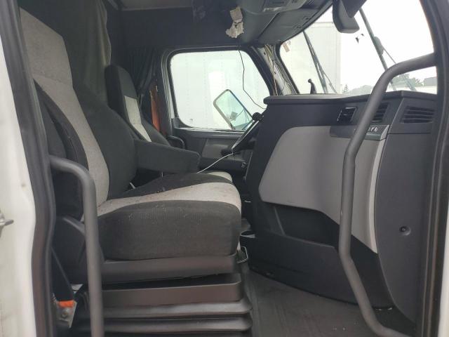 3AKJHHDR6JSJW7318 - 2018 FREIGHTLINER CASCADIA 1 თეთრი ფოტო 5