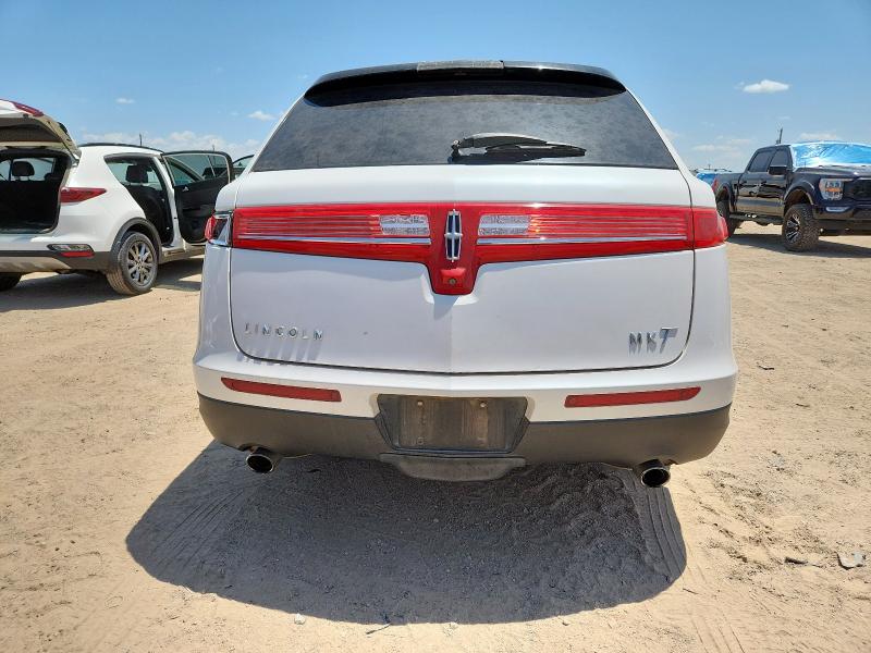 2LMHJ5AT5JBL02227 - 2018 LINCOLN MKT WHITE photo 6