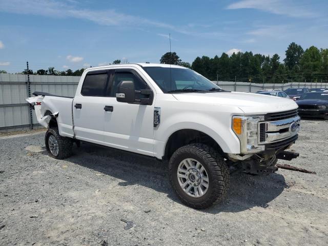 1FT7W2B64HEC64606 - 2017 FORD F250 SUPER DUTY WHITE photo 4