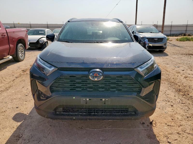 4T3RWRFV5RU146187 - 2024 TOYOTA RAV4 XLE BLUE photo 5