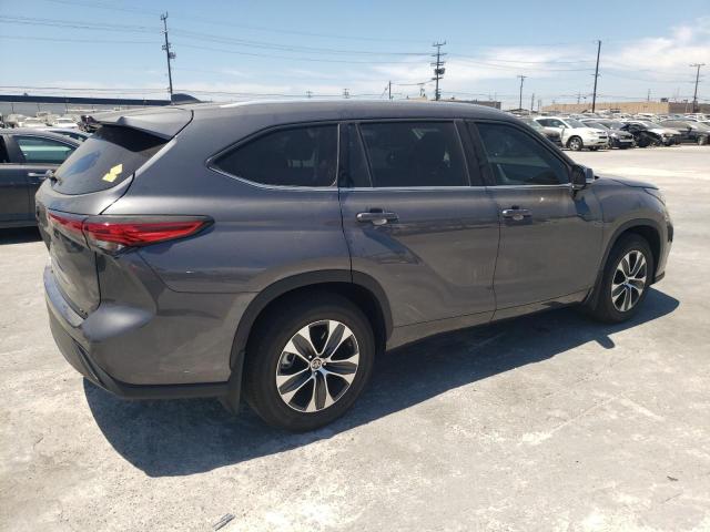 5TDHZRAH8NS548236 - 2022 TOYOTA HIGHLANDER XLE Grau Foto 3