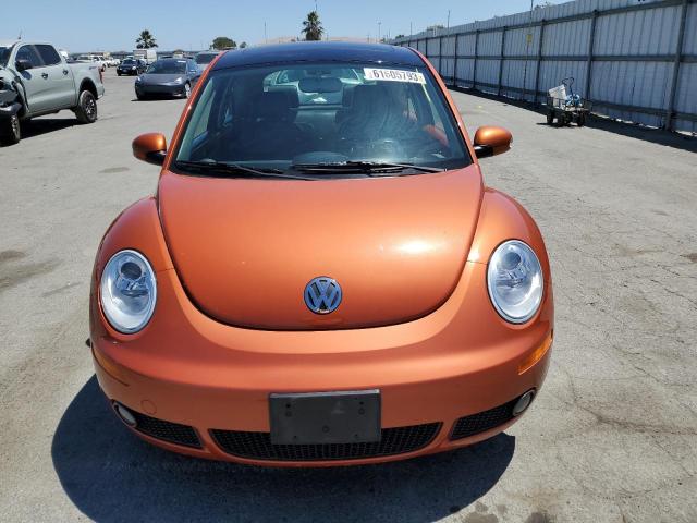 3VWRG3AG2AM034596 - 2010 VOLKSWAGEN NEW BEETLE ORANGE photo 5