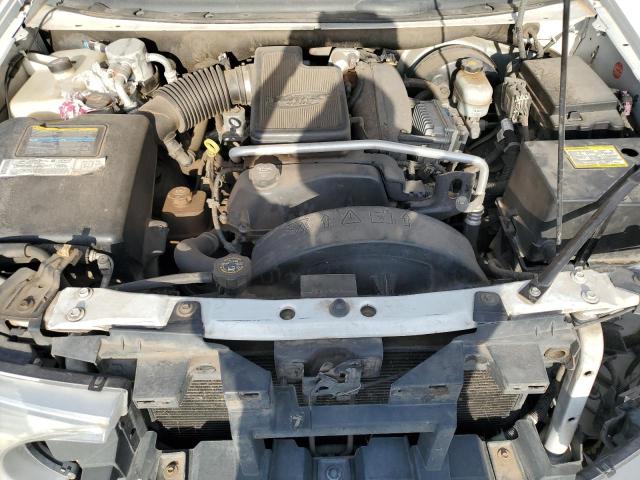 5GADT13S042310978 - 2004 BUICK RAINIER CXL WHITE photo 11