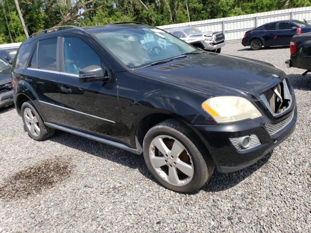 4JGBB8GB7BA636156 - 2011 MERCEDES-BENZ ML 350 4MATIC BLACK photo 4
