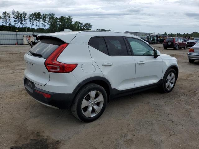 YV4AC2HK4L2262235 - 2020 VOLVO XC40 T4 MOMENTUM WHITE photo 3