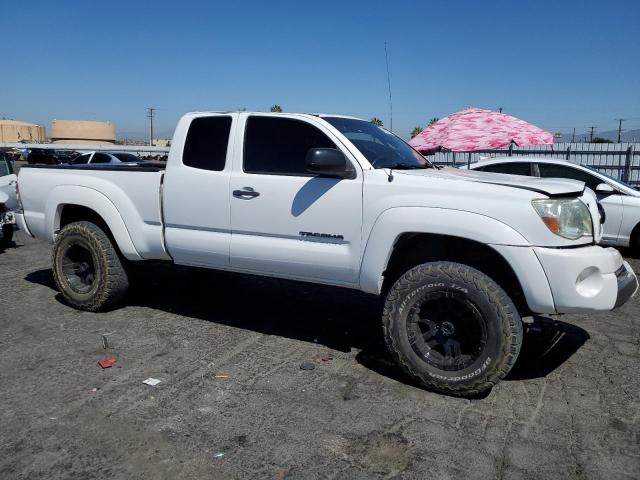 5TETU62N55Z084806 - 2005 TOYOTA TACOMA PRERUNNER ACCESS CAB WHITE photo 4