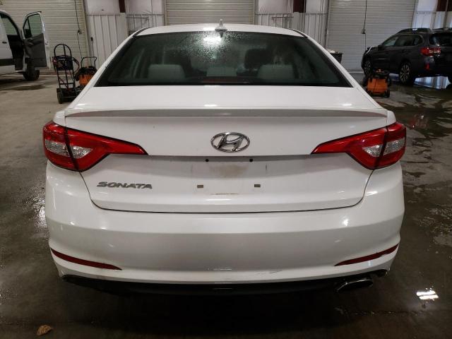 5NPE24AF7FH005542 - 2015 HYUNDAI SONATA SE WHITE photo 6