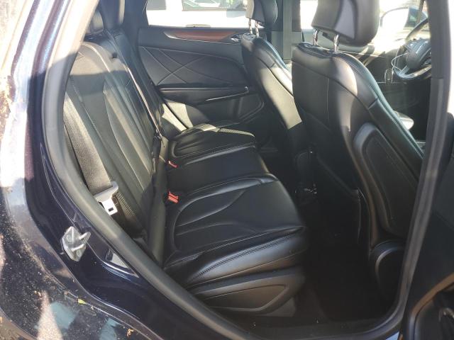 5LMCJ3D99HUL03201 - 2017 LINCOLN MKC RESERVE ლურჯი ფოტო 11