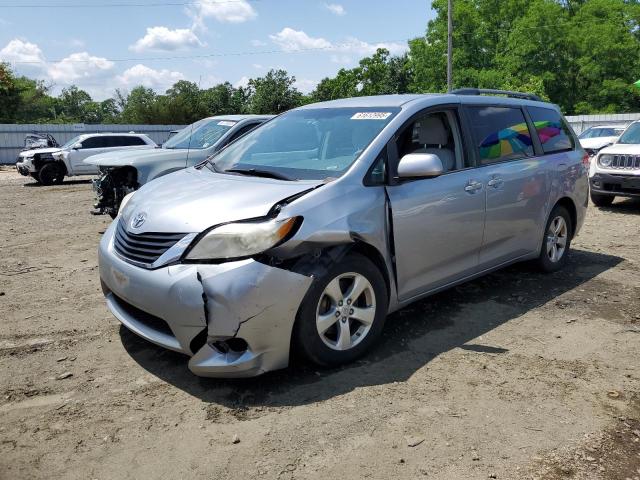 2013 TOYOTA SIENNA LE, null