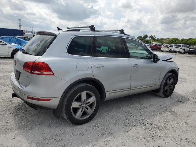 WVGEF9BP9CD010750 - 2012 VOLKSWAGEN TOUAREG V6 ვერცხლისფერი ფოტო 3
