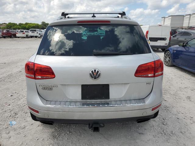 WVGEF9BP9CD010750 - 2012 VOLKSWAGEN TOUAREG V6 ვერცხლისფერი ფოტო 6
